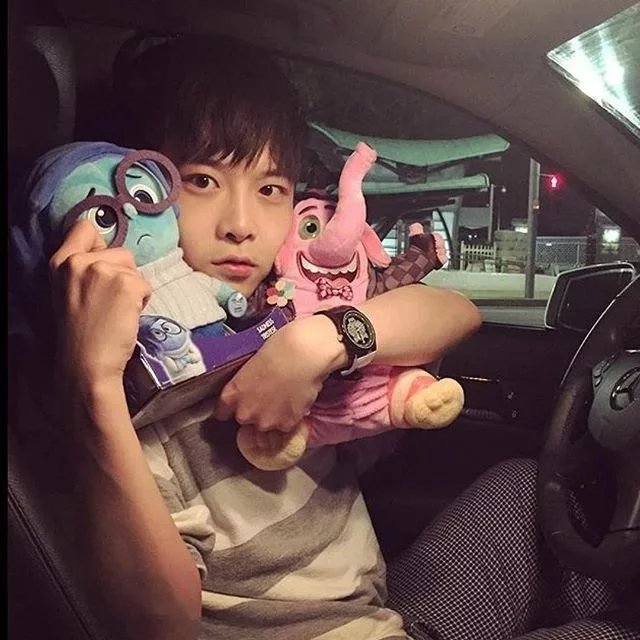 任亨弘承
