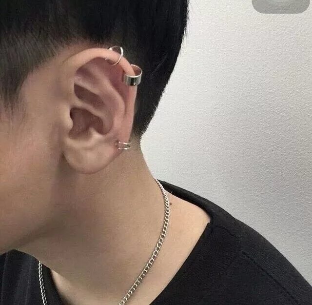 曲贤东彪